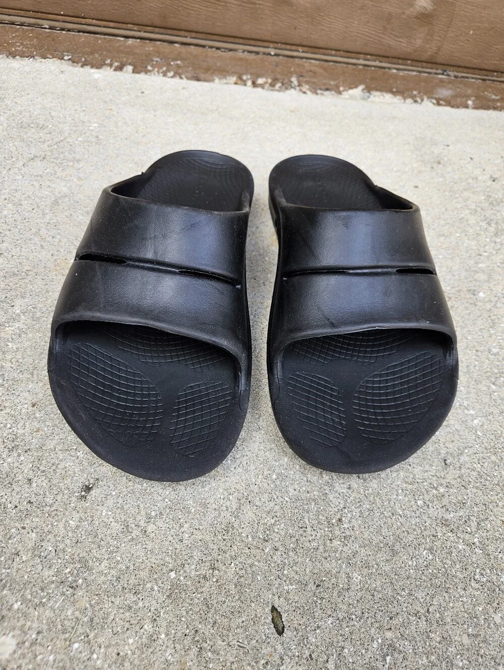 OOFOS OOAHH Sandal Recovery Slide Footware Unisex Black Men’s Size 7 Women’s 9